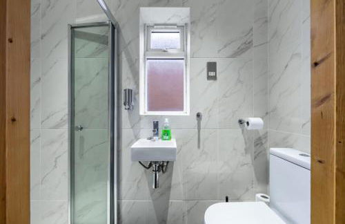 Lovely 5 Bed House in Barnet , home away from home - Foto 4