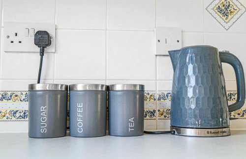 Emerald House - Prime Location - Driveway Parking, Pool Table, Fast Wifi, Self Check-In and Sky TV by Yoko Property - Photo 22