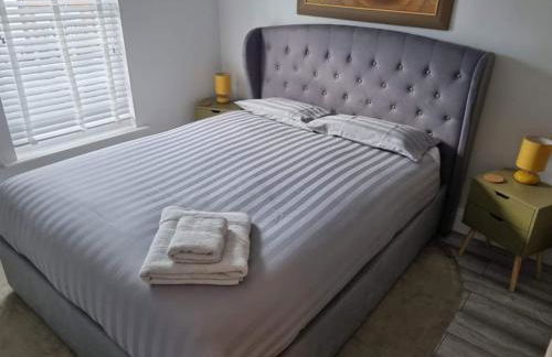 Lichfield 2-bed whole apartment - Foto 3