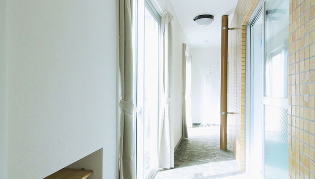 La-Shante - Photo 2, Interior entrance