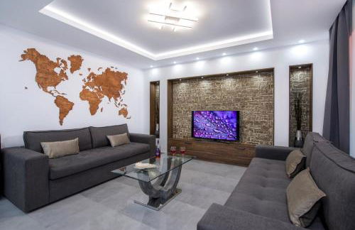 TWIN'S HOME LUXURY SUITES - Photo 15