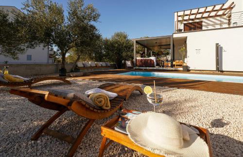 Villa Suncica with Heated Pool, Jacuzzi and Bikes near Zadar - Foto 11