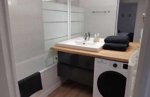 Très joli 2 pièces plein centre, très proche plage centrale - parking - Foto 12