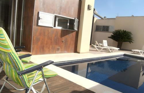 Adosado cerca del mar con piscina privada - Foto 1