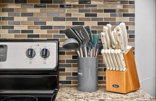 Walk to AT&T Stadium - Modern 2BR With Backyard - Foto 7