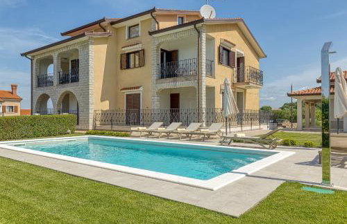 Silvia II with Private Pool - Foto 2