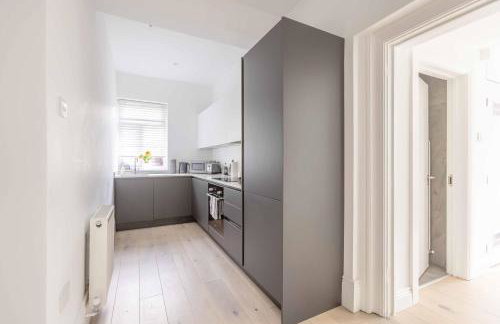 2 Bed Close to Windsor Castle, Ascot Races - By Tempstay - Foto 9