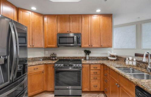 Luxury Condo at Cape Harbour Marina, Water Views! - Foto 43