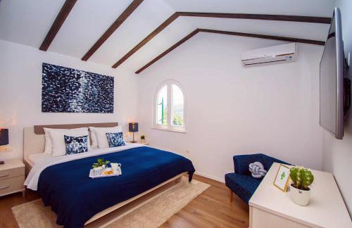 VILLA STOZAK, private heated pool, cinema room and sauna, 7 km from beach - Photo 19