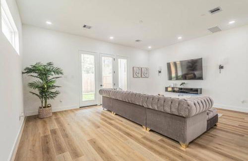 Luxury Home Near Houston Downtown & Medical Center - Photo 12