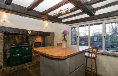 White Haywood Farmhouse - Photo 11