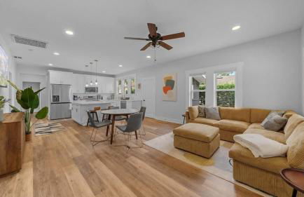 Mid-Century Modern Retreat by Coffee, Food + Shops - Foto 4