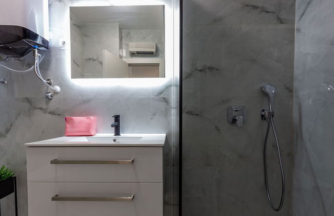 Exquisite Prestige Luxury Apartments With Shared Pool - Photo 52