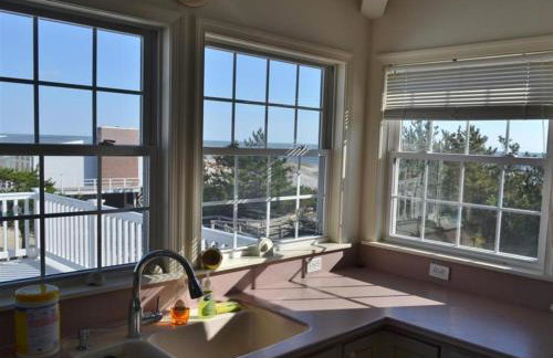 Single Family, Ocean Block, Wifi, Washer And Dryer, Second 2Nd Home From The Ocean! 2Nd From Ocean Contemporary Ship Bottom Home 14010 - Photo 2