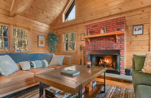 Lakefront Log Cabin, Private Lake Access w/Peloton - Foto 12