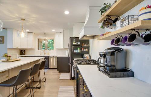 Lakefront Sunburg Vacation Rental with Boat Dock! - Foto 11