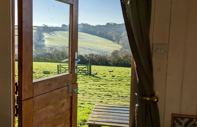 Stunning Shepherd's Hut Retreat, North Devon - Photo 19