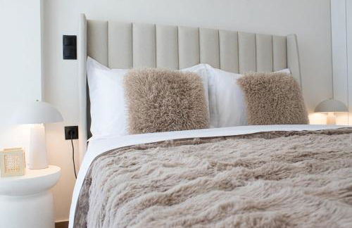 Rafina's PARADISE VIEW!!Walking access to the Port!!! Amazing Seaview!!!Steps from the Beach, 2 min walk!!WIFI 300Mbps! The Lux Seaside Retreat! - Foto 39