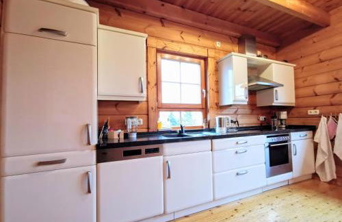 Gemütliches Blockhaus am Wald mit großem Garten - Foto 12