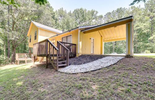 Fairburn Home w/ 2 Decks, Grill & Outdoor Dining! - Foto 23