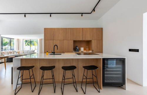 Villa Peman Luxurious Beachside Villa - Foto 18