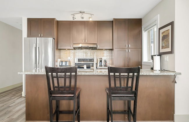 Harmony Haven 2BR Lakefront Suite - Photo 16