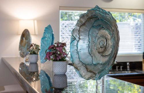 Stunning 4 Bedroom 1 Level- Pool, Spa, Grass Yard, Fire Pit, Garage, BBQ - Foto 43