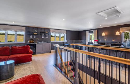 Farmyard House - Photo 7