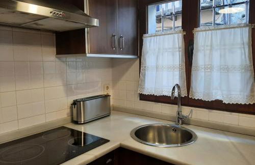 Casa con patio y chimenea en Piedralaves - Photo 19