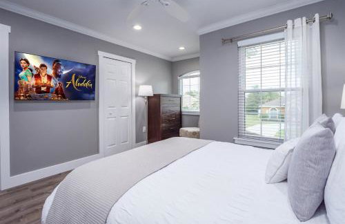 Gorgeous Modern 6BR South Facing Private Pool Hot Tub BBQ Theater 2 Miles Disney - Foto 23