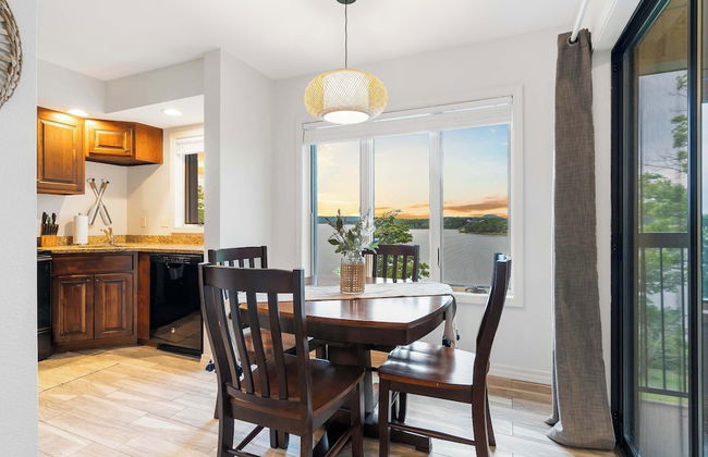 Lakefront Oasis Amazing Views! - Photo 24