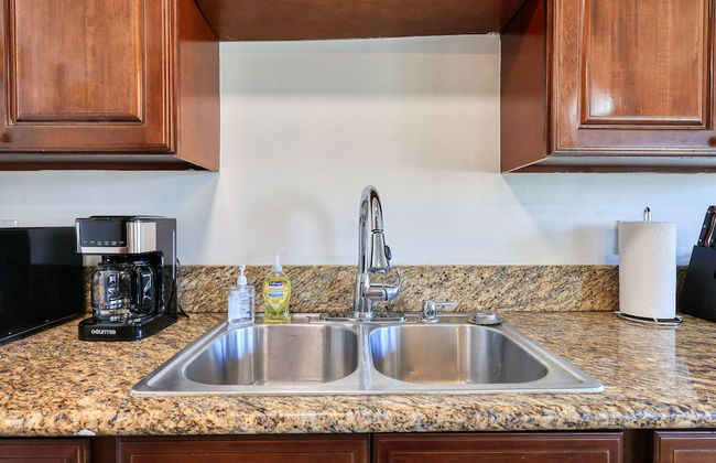 Sunny & Cheerful Near I-10 ~ Queen Beds ~ Parking - Foto 18