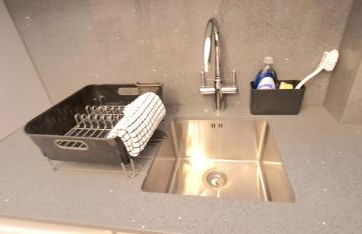 London Luxury 3 bedroom flat, 2 bathrooms, Living Room, free parking, 4 mins to station, garden - Foto 72