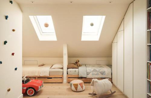 Elegant 4-Bed Richmond Townhouse - Private Garden - Parking - Photo 6