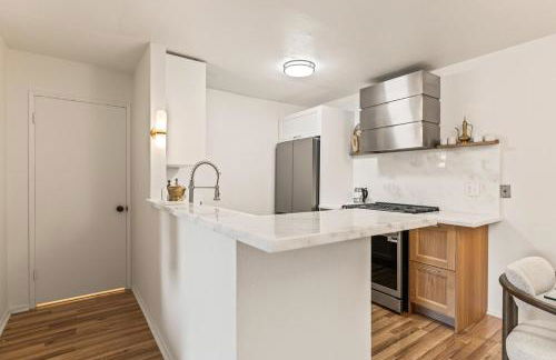 Elegant Luxe Hampton inspo Retreat in Glendale, CA - Foto 14