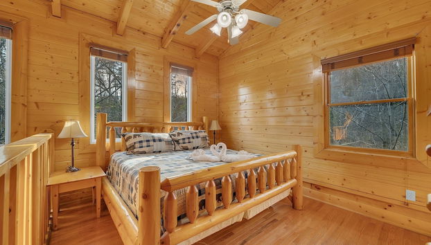 Ern832 - Lakeside Hideaway - Great Location! Close To All The Action! 1 Bedroom Cabin by RedAwning - Foto 2, Habitación