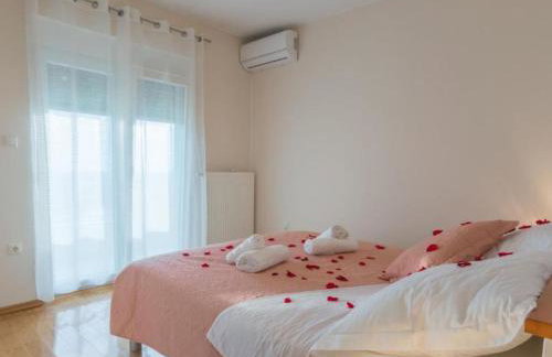 Six Bedroom Holiday House With Pool - Foto 4