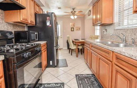 1700 SQFT Baytown Comfy Corporate Budget Oasis - Foto 6