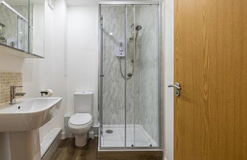 Waterfront Walk 3 Bedroom Apartment with Parking Pets and Workspace - Foto 27