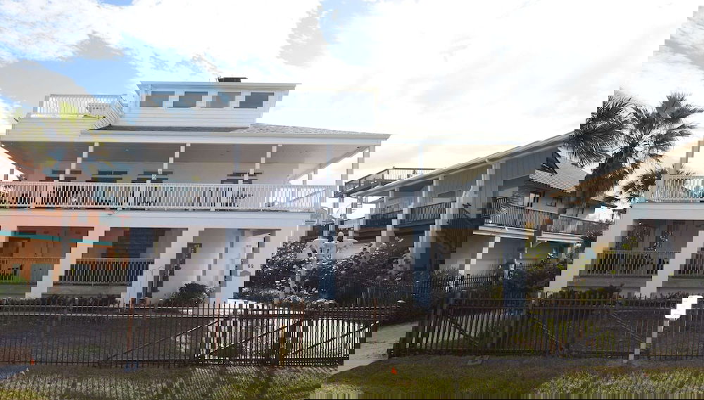 Just Beachy A Luxury Retreat Sleeps 12 3 Levels With Elevator- Perfect for 1-3 Families - Foto 1, Habitación