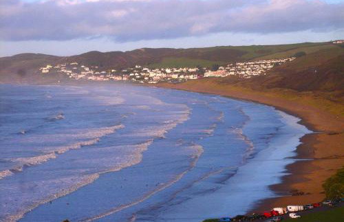 The Old Stores, a Grade II listed cottage in the delightful village of Georgeham, is ideal for beach, surfing, walking & cycling holidays - Foto 17