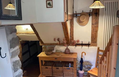 Mittelalterdomizil mit Balkon und Parkplätzen - Foto 6