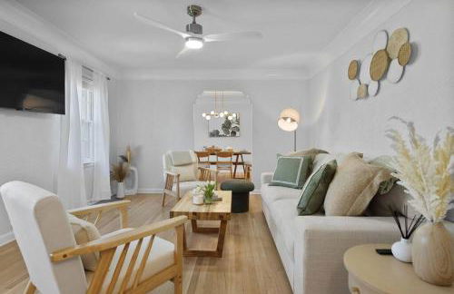 Family Home and Private Backyard - Foto 1