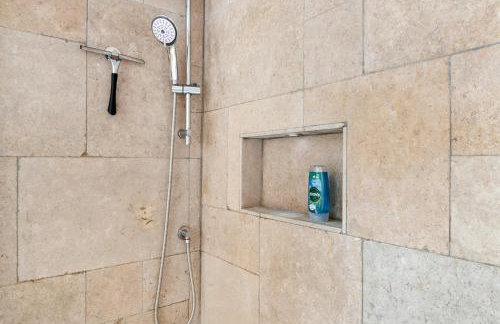 Beautiful Secluded 2 Bedroom Coach House - Foto 19