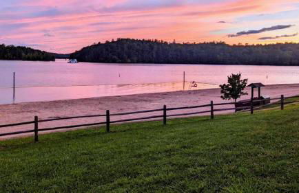 Creekside Base for Hiking and Biking, Near Downtown - Foto 32