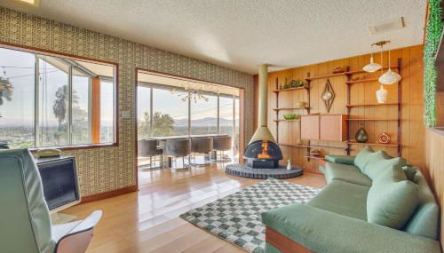 Stunning MCM Escape with Mtn Views in San Bernardino - Foto 3