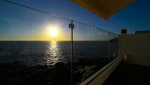 At the ocean’s edge - Foto 3