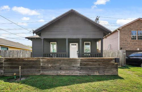 Updated Vintage Oasis, Near Downtown & Stadiums, Huge Yard - Foto 39