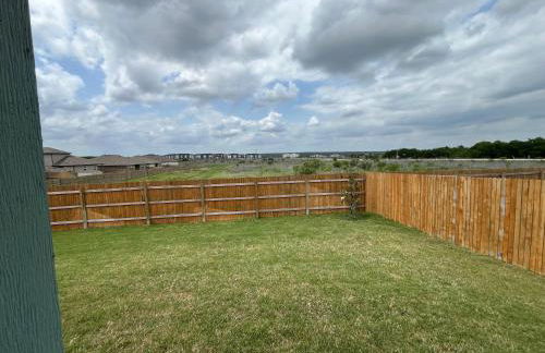 New 4BR Walk to Community Pool & Playground - Foto 37