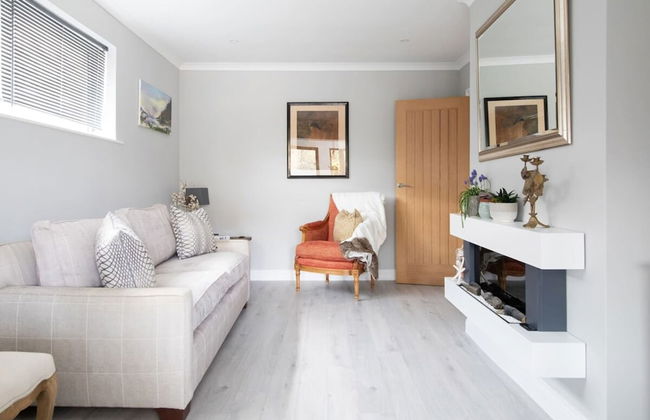 Seaside Serenity 3-bed Deck Garden Near Shore - Photo 45